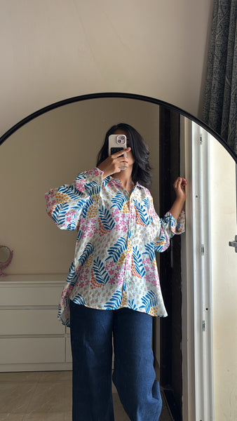 Juliet balcony oversized shirt