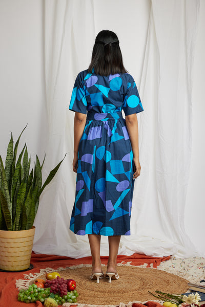 3D and 2D midi dress with belt