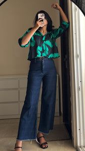 Mid season crop shirt