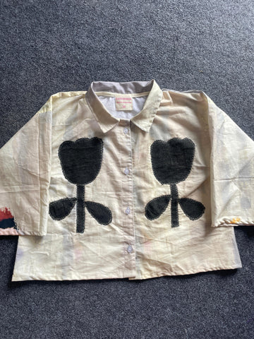Floral appliqué crop shirt