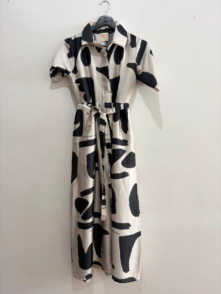 Gorgeous chaos ( midi dress with belt )
