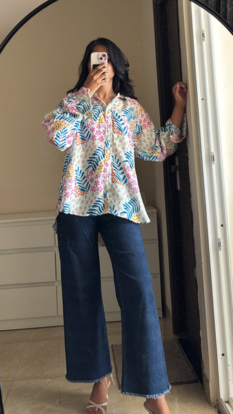 Juliet balcony oversized shirt