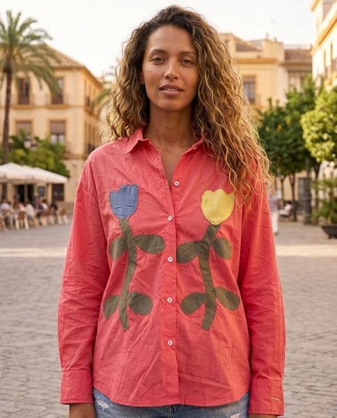 2 floral appliqué shirt