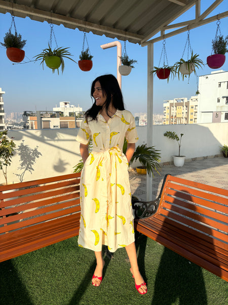 Banana ( midi dress with belt )