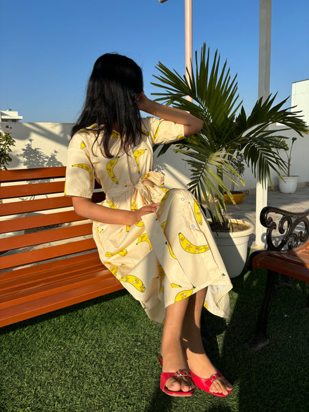 Banana ( midi dress with belt )